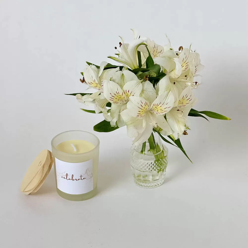 Cesta Celebrate com Flores e Vela - Image 4